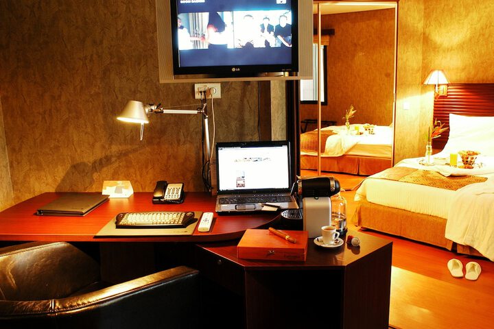 Room 9 of 46