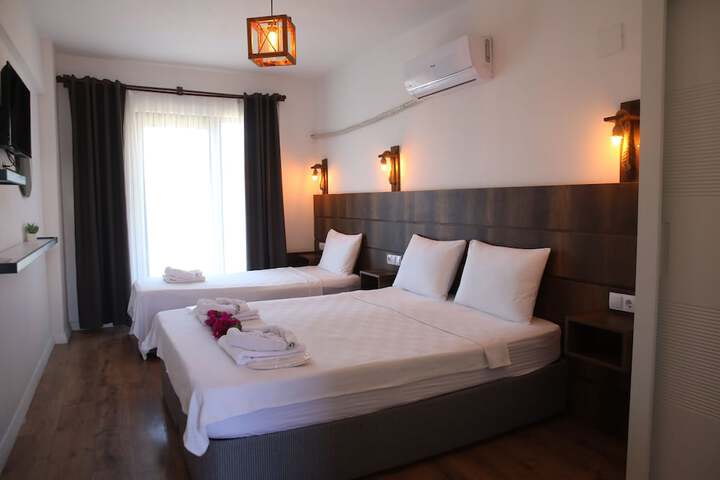 Room 15 of 34