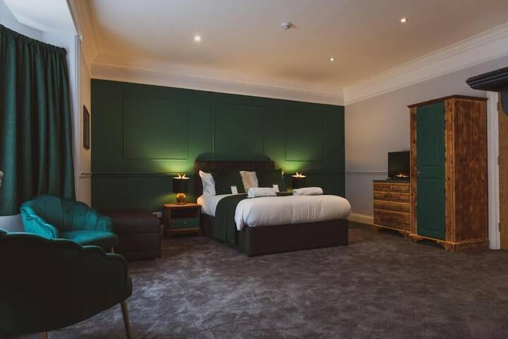 Room 48 of 59