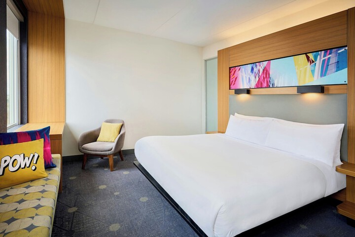 Room 21 of 43