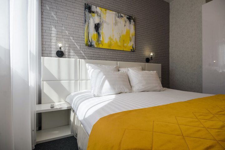 Room 28 of 63