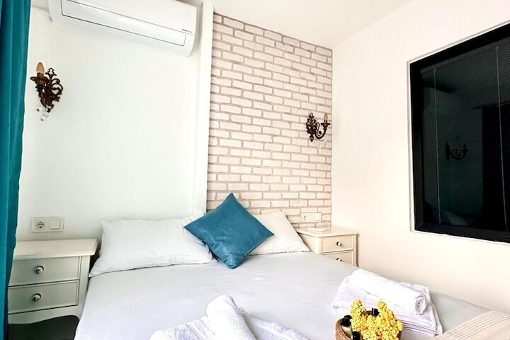 Room 11 of 27