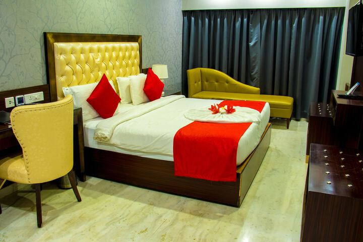 Room 4 of 17