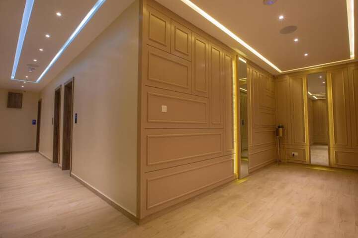 Ballroom/Hall 23 of 24