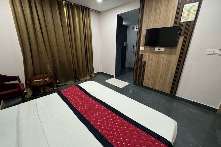 Room 10 of 19