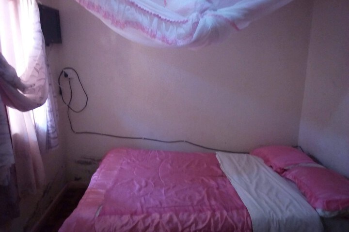 Room 6 of 20