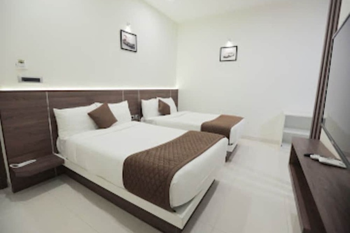 Room 13 of 21