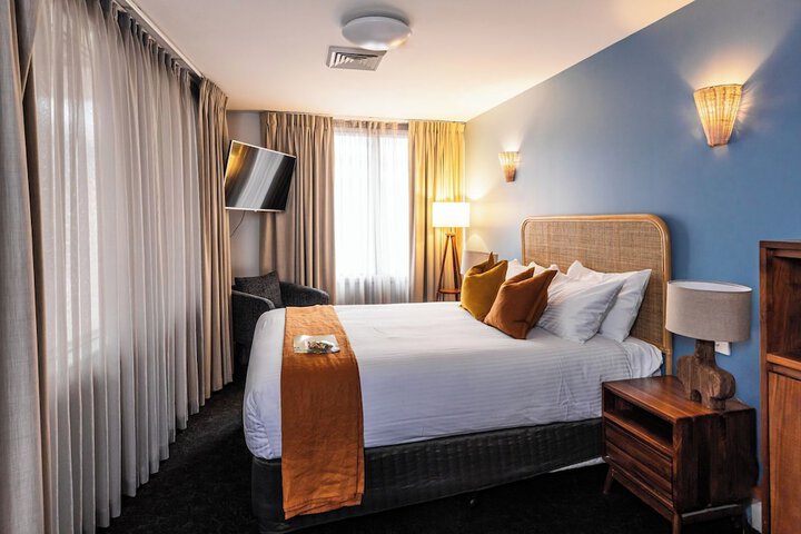 Room 10 of 29