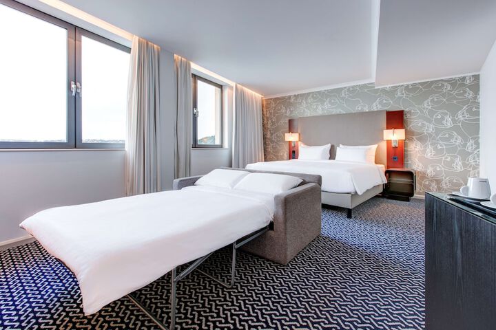 Room 47 of 118