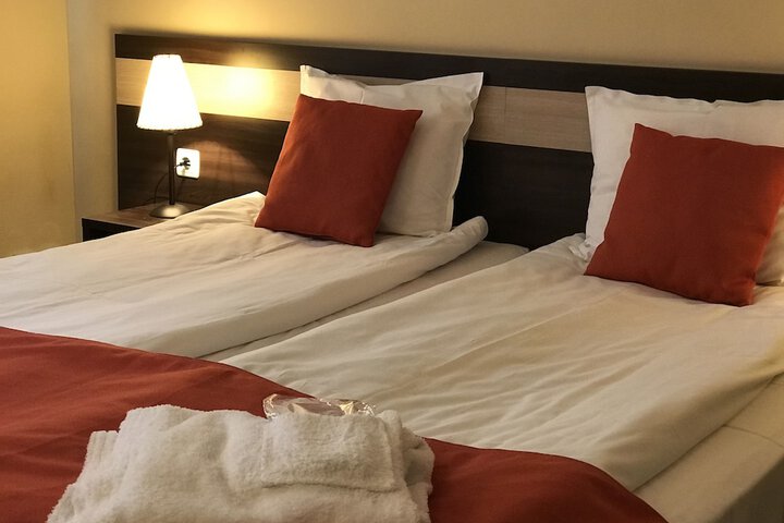 Room 30 of 98