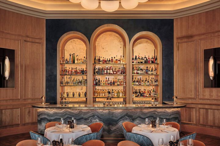 Dining 90 of 127