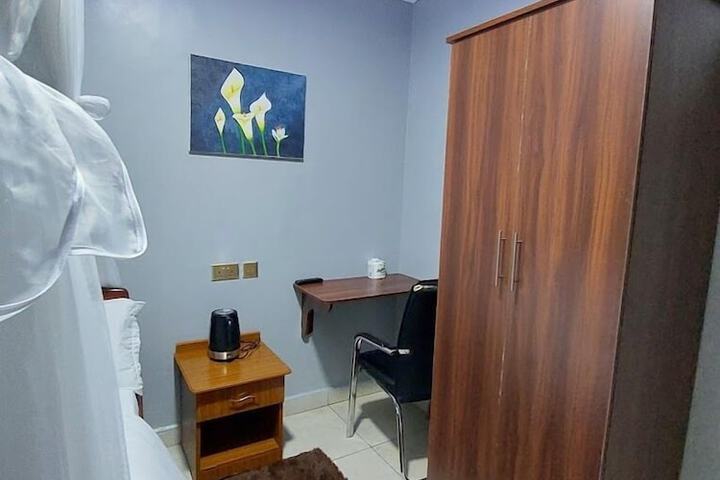 Room 5 of 33