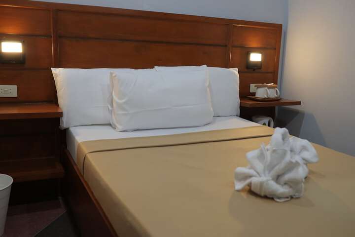 Room 16 of 42