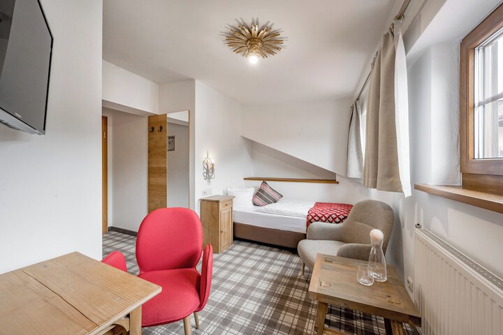 Room 26 of 180