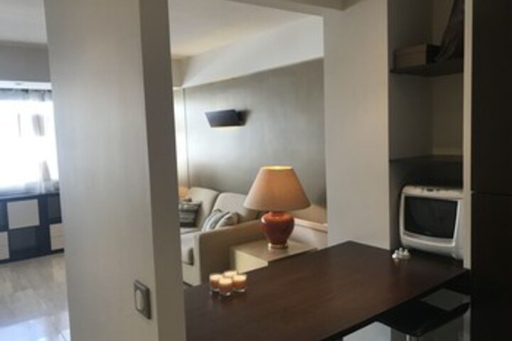 Room 12 of 18