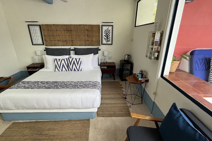 Room 83 of 144