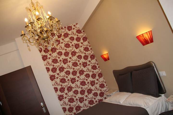 Room 3 of 64