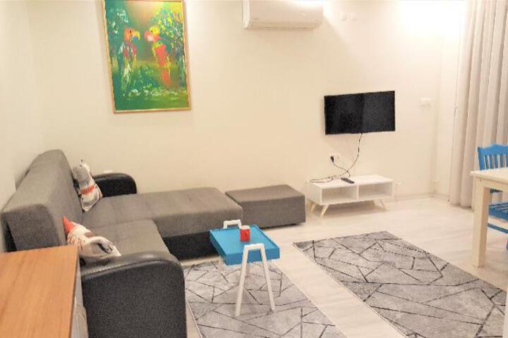 Lounge 10 of 190