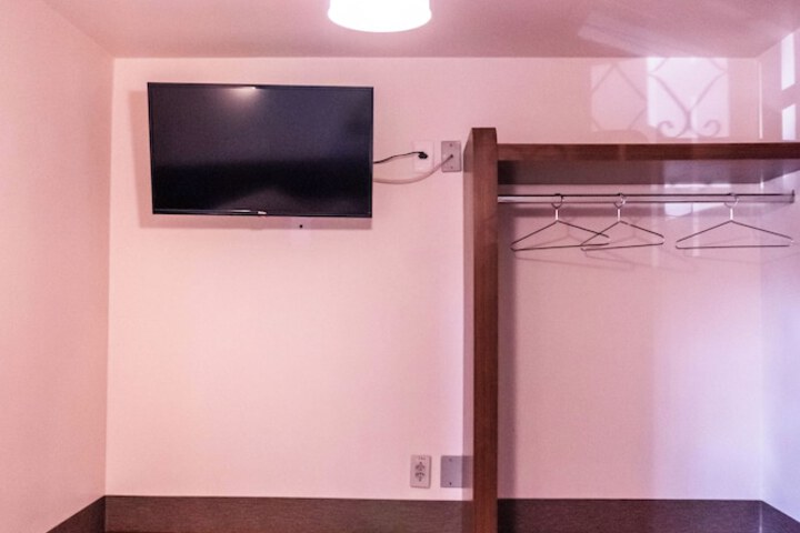 Room 77 of 181