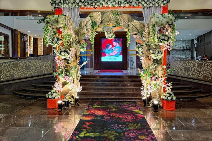 Ballroom/Hall 43 of 54