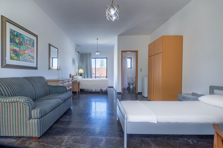 Room 5 of 44