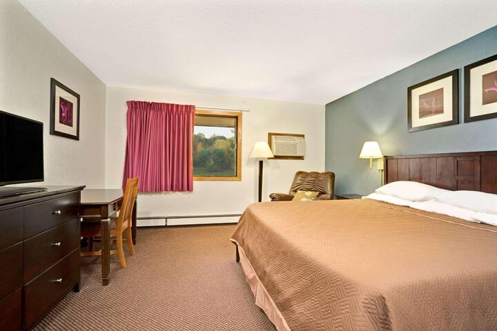 2 Double Beds (7 of 23)