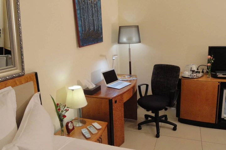 Room 3 of 41