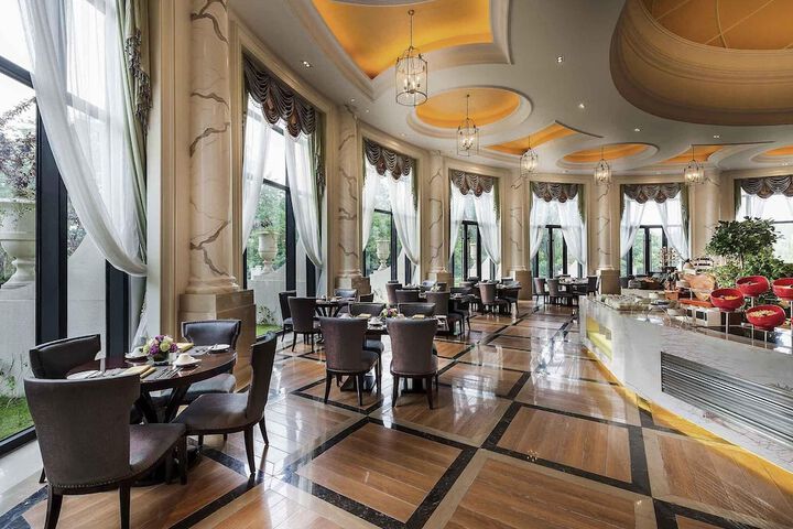Dining Photos