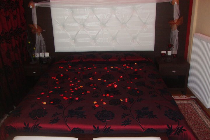 Room 12 of 36
