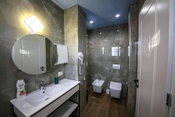 Room 54 of 70