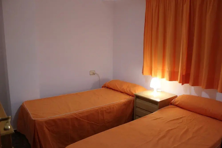 Room 3 of 10