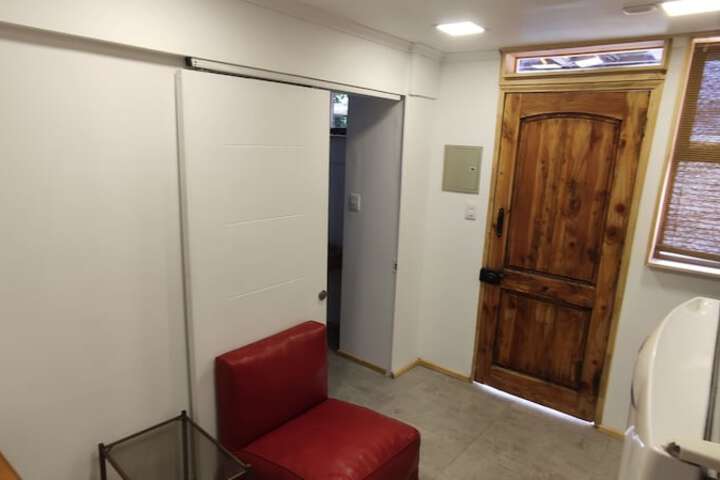 Room 33 of 68