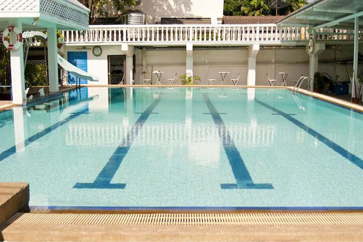 Hotel with Pool