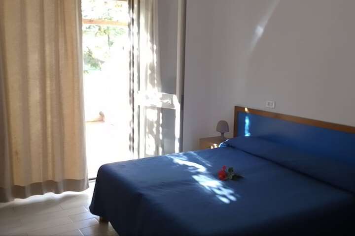 Room 4 of 27