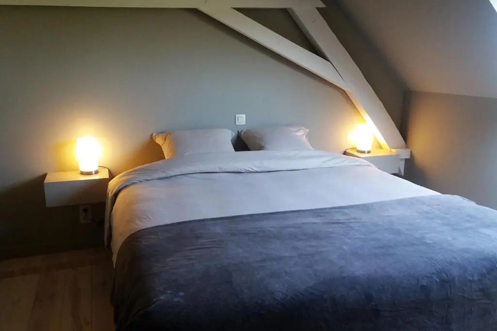 Room 4 of 14