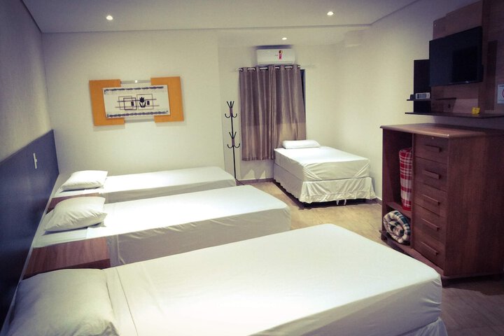 Room 4 of 12