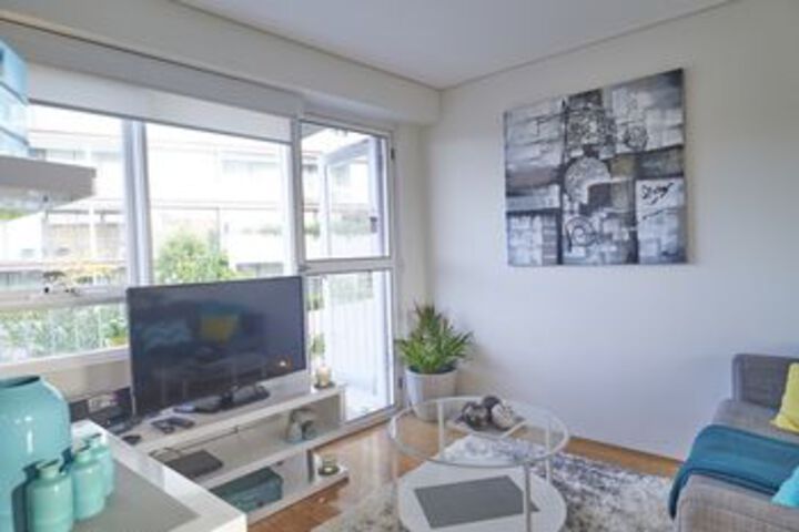 Room 9 of 10