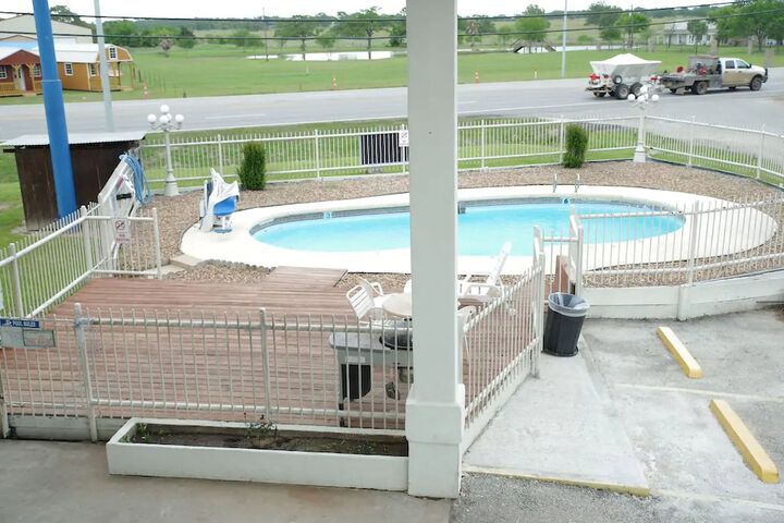Hotel Pool