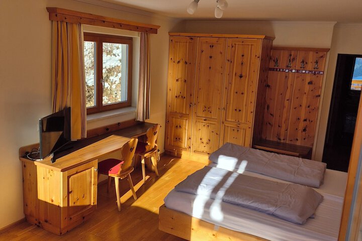 Room 15 of 62