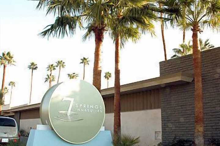 Hotel Exterior 45 of 49