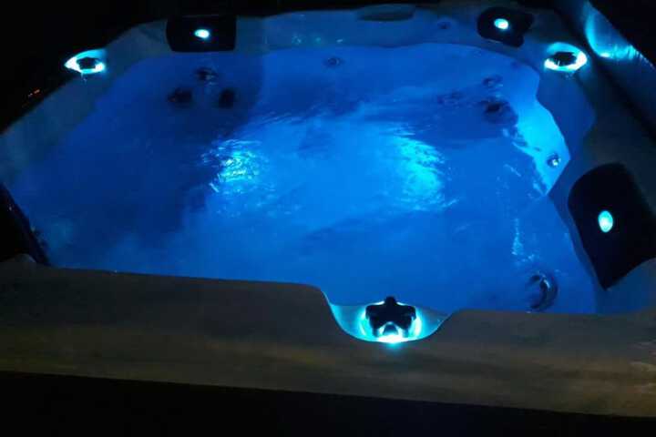 Pool 32 of 44