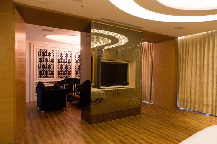 Room 41 of 81