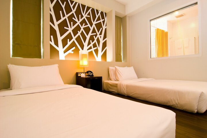 Room 15 of 33