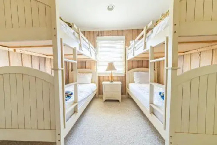 Room 3 of 16