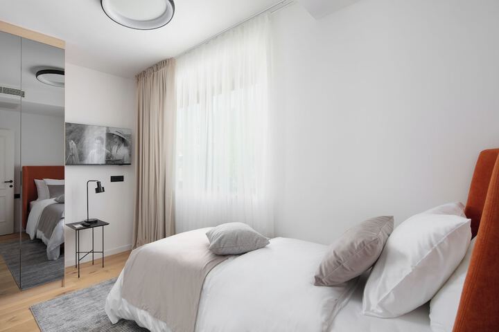Room 10 of 35