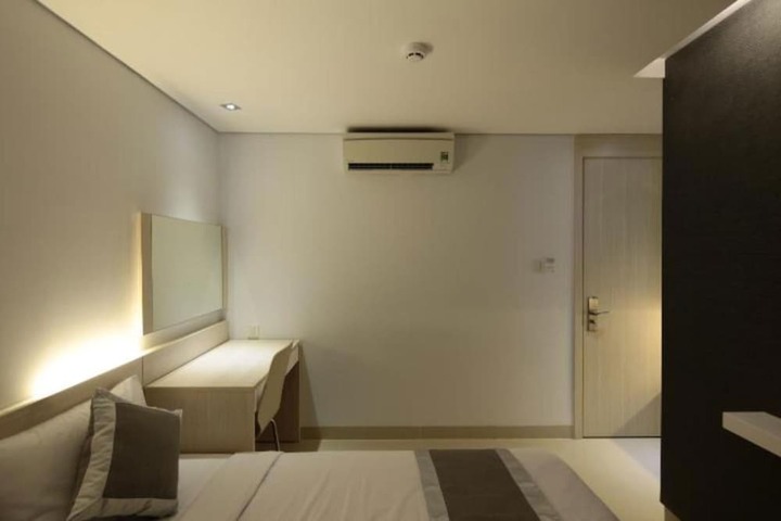 Room 16 of 36
