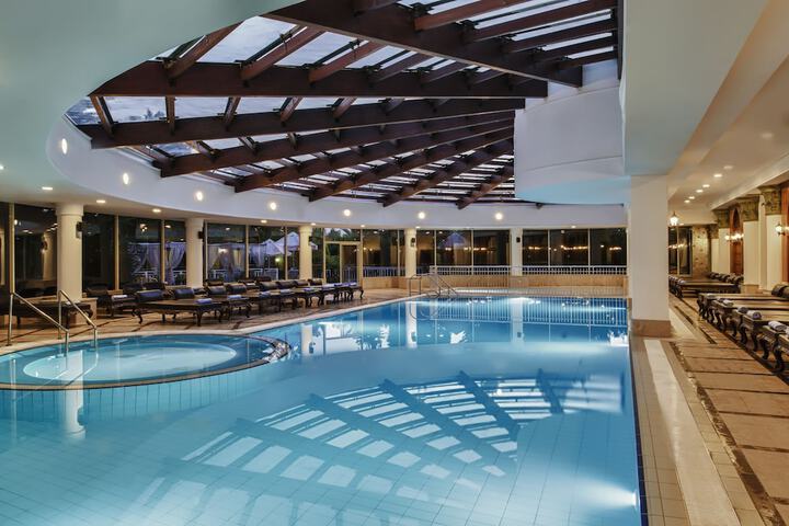 Hotel Pool