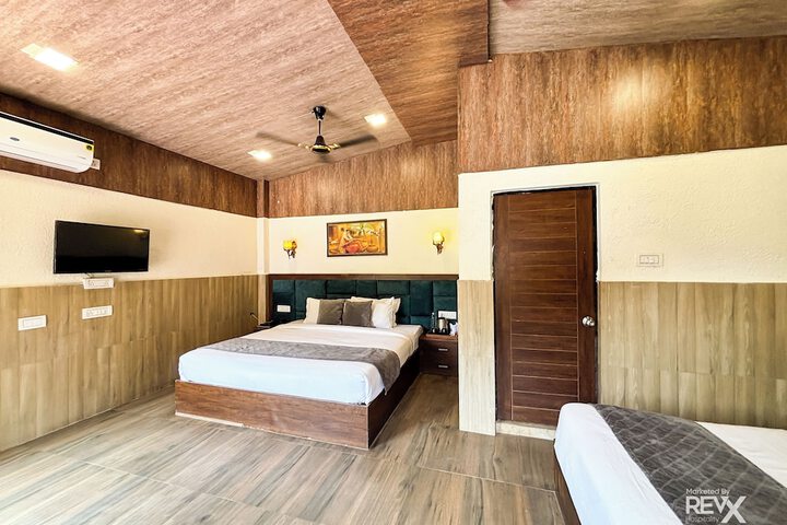 Room 18 of 156