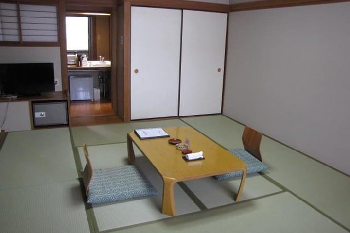 Room 15 of 43