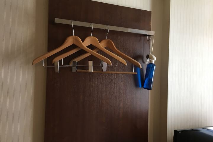 Room 3 of 32